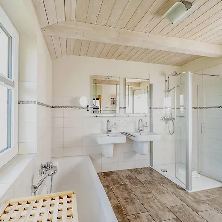 Nordsee-rueckzugsort - Freistehendes Mit Garten, Sauna Und Kamin Dagebüll